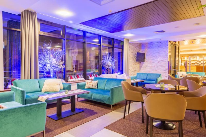 Lobby bar