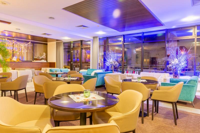 Lobby bar